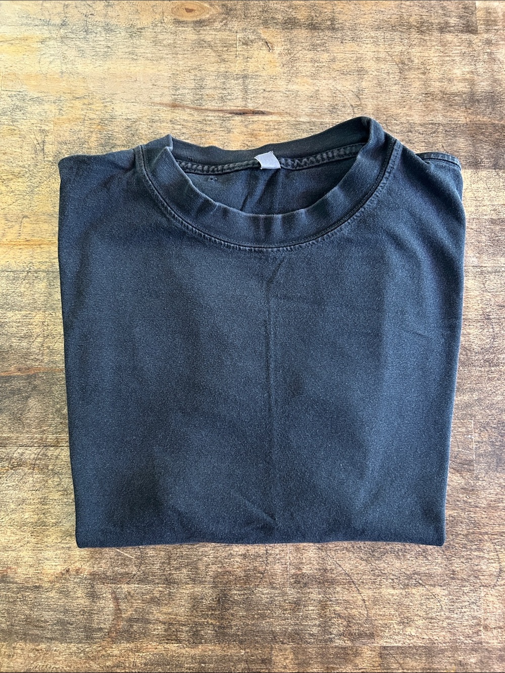 Classic Everybody World Black Crewneck T-Shirt